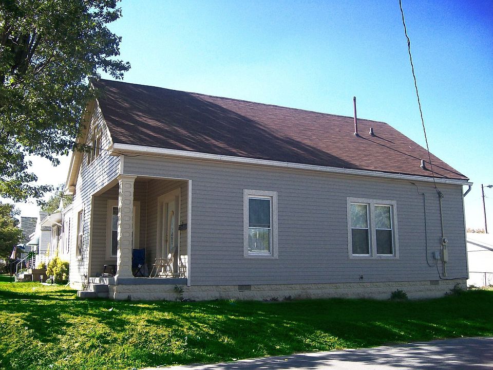 Single-family home at 901 Dresden Avenue in Louisville, Kentucky