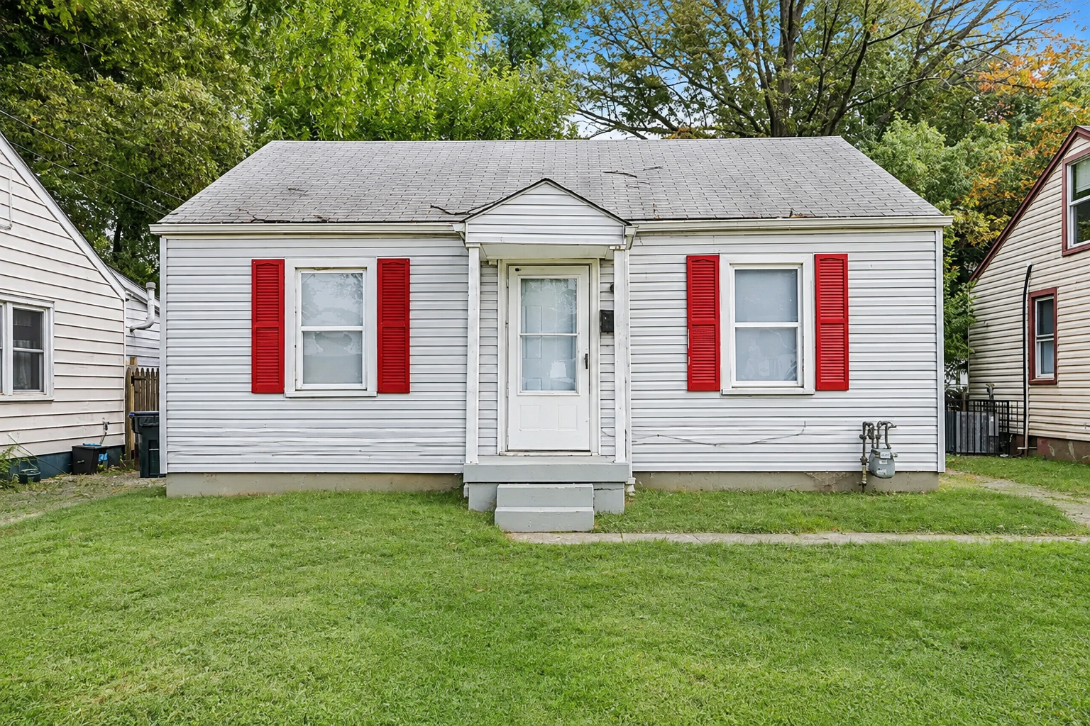 Single-family home at 1631 Longfield Avenue in Louisville, Kentucky